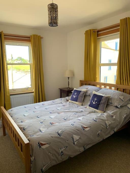 Cladach Cottage - Seafront Isle of Whithorn Экстерьер фото